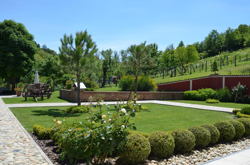 Cascina Castagneto CastellʼAlfero Exterior foto